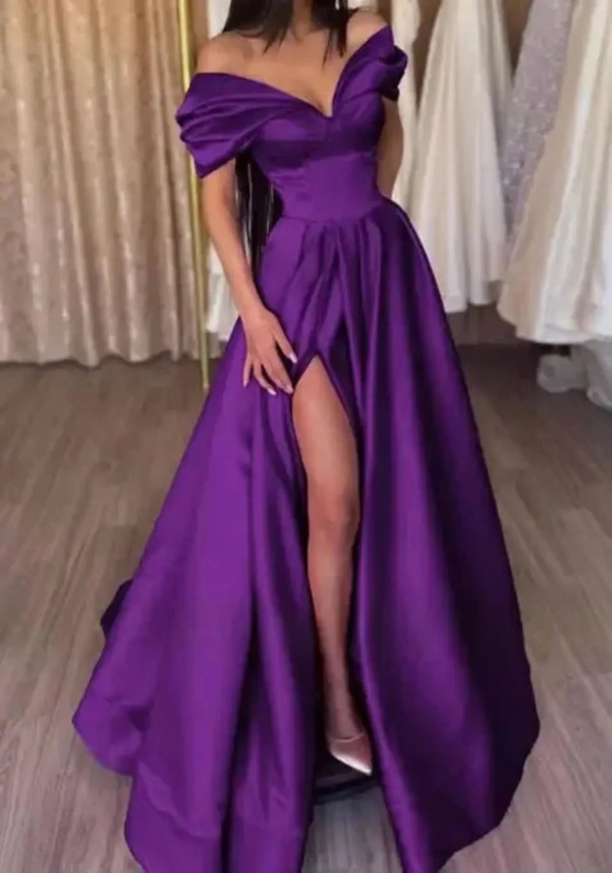 Robe Satinée Fendue Off Shoulder-Saylana