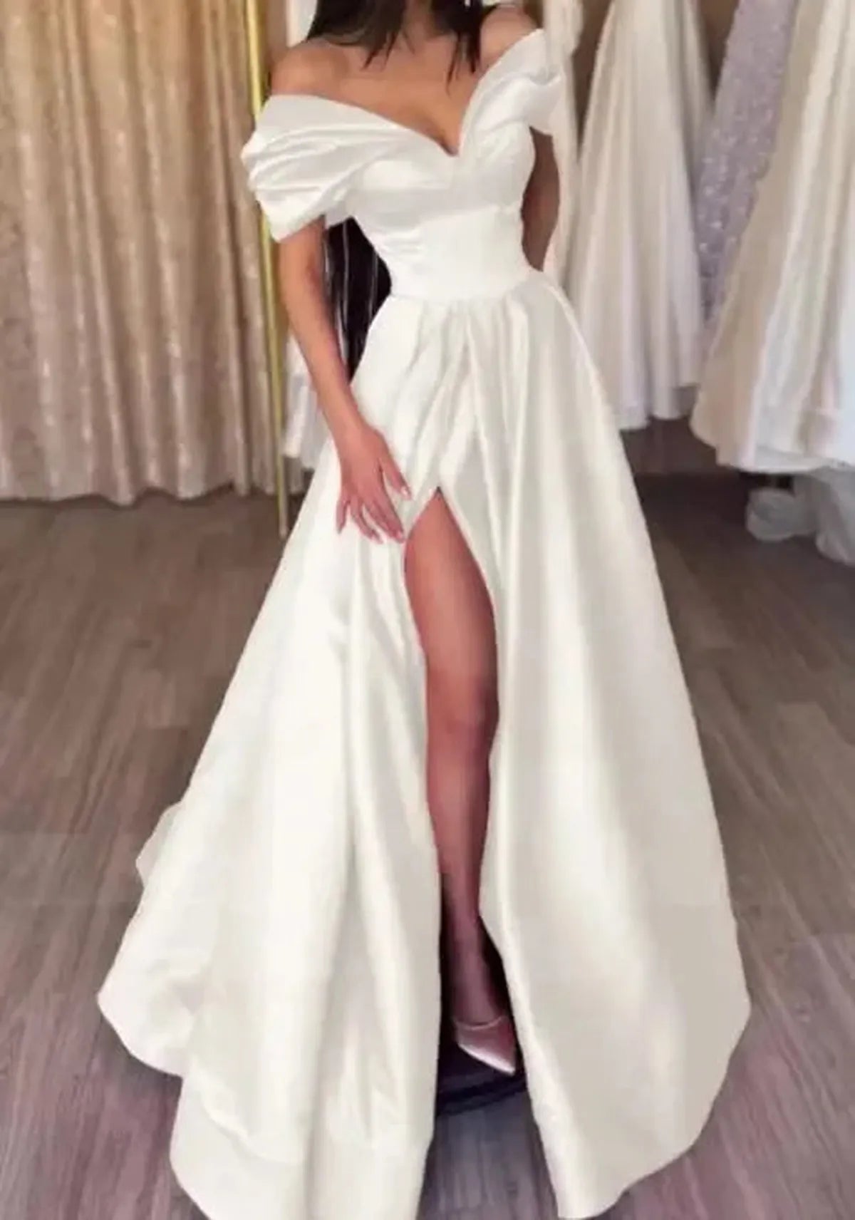 Robe Satinée Fendue Off Shoulder-Saylana