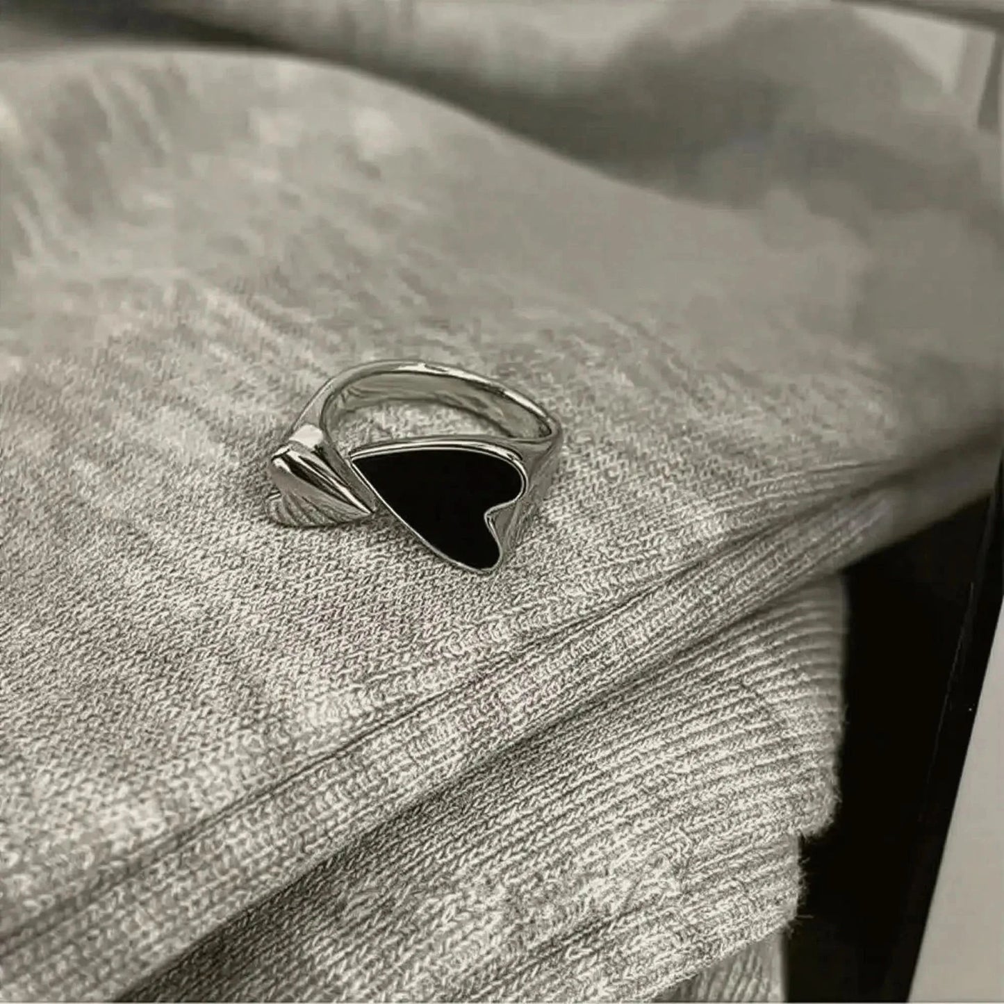 Bague Cœur Noir Bicolore Punk - Saylana