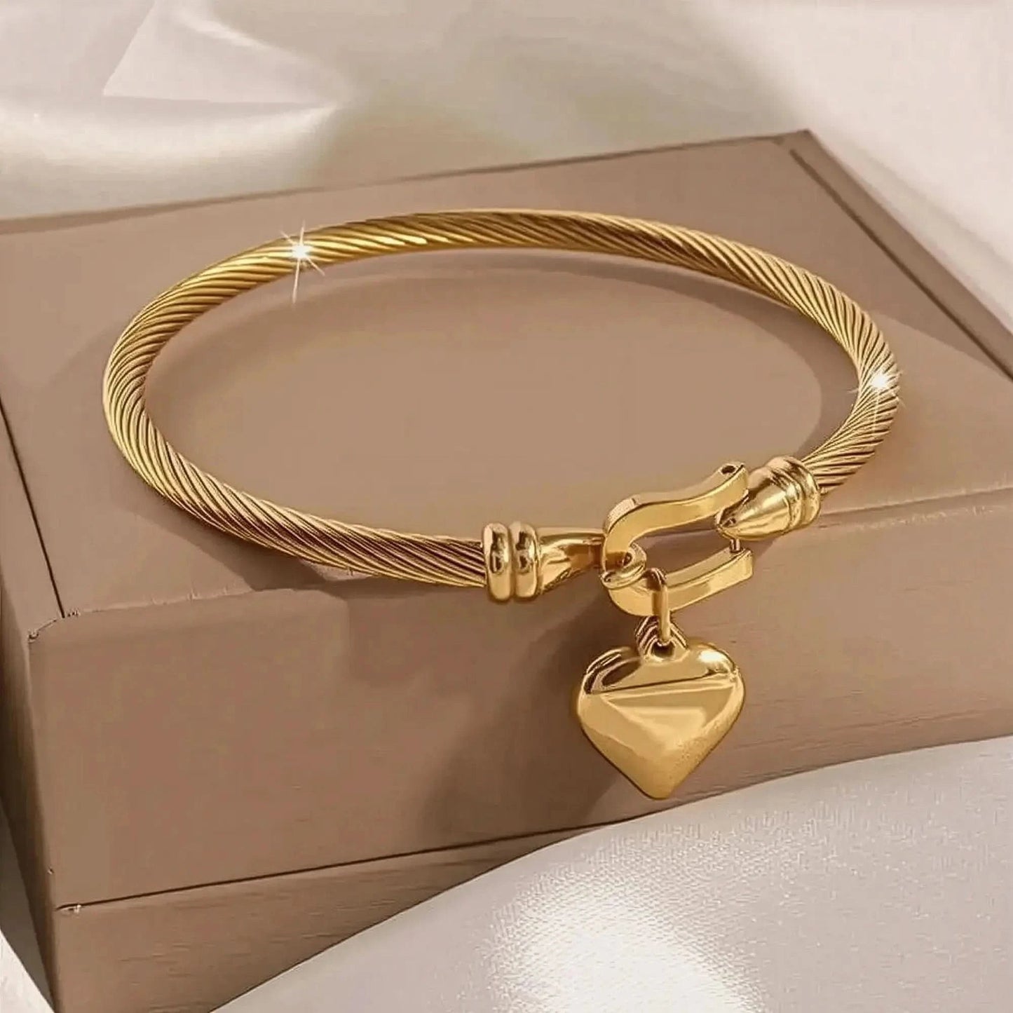 Bracelet Cœur Acier Doré 18K - Saylana