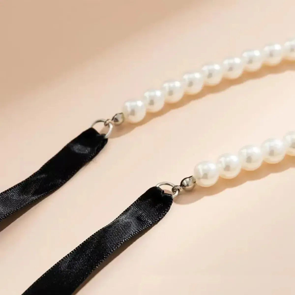Choker Velours Noir Nœud & Perle-Saylana