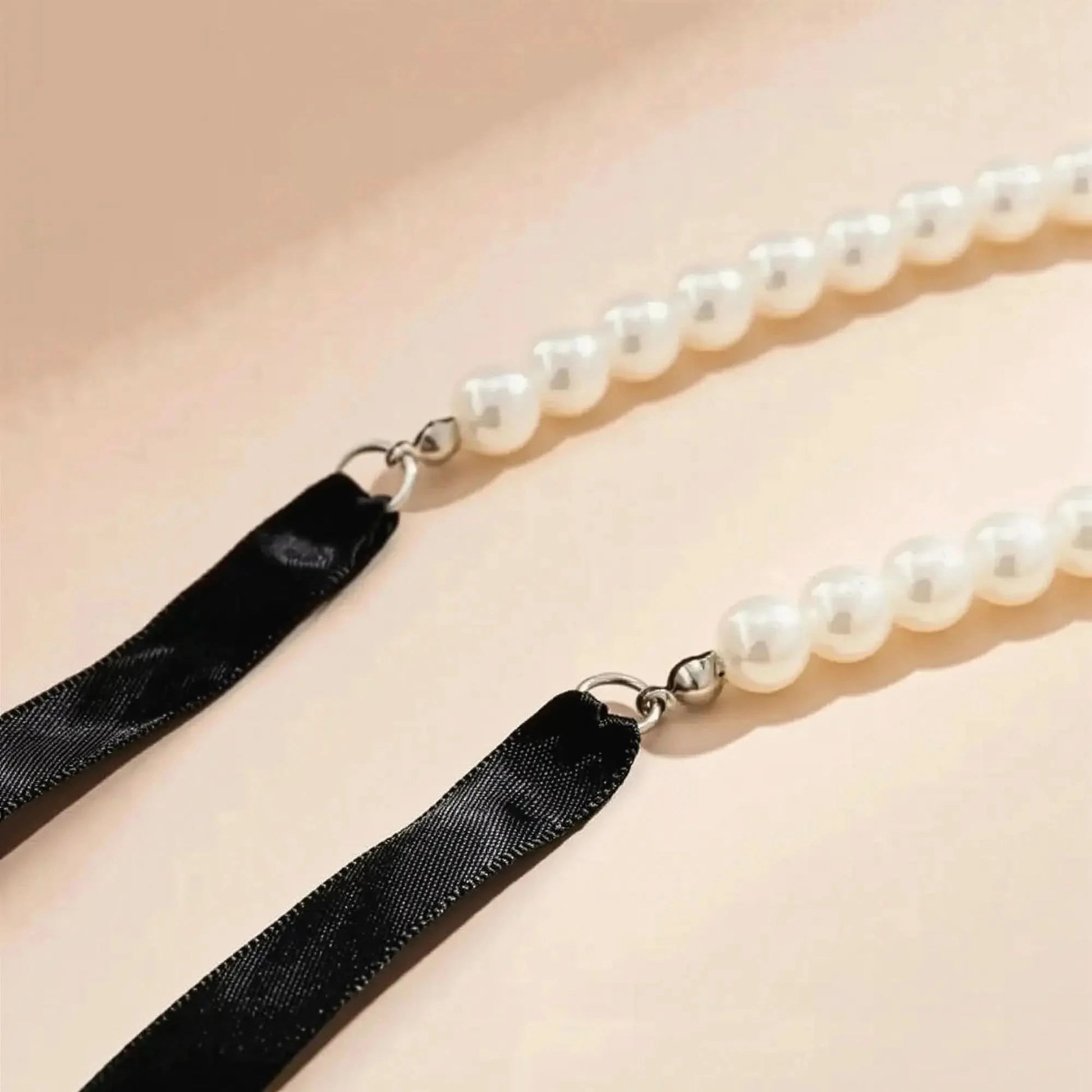 Choker Velours Noir Nœud & Perle - Saylana