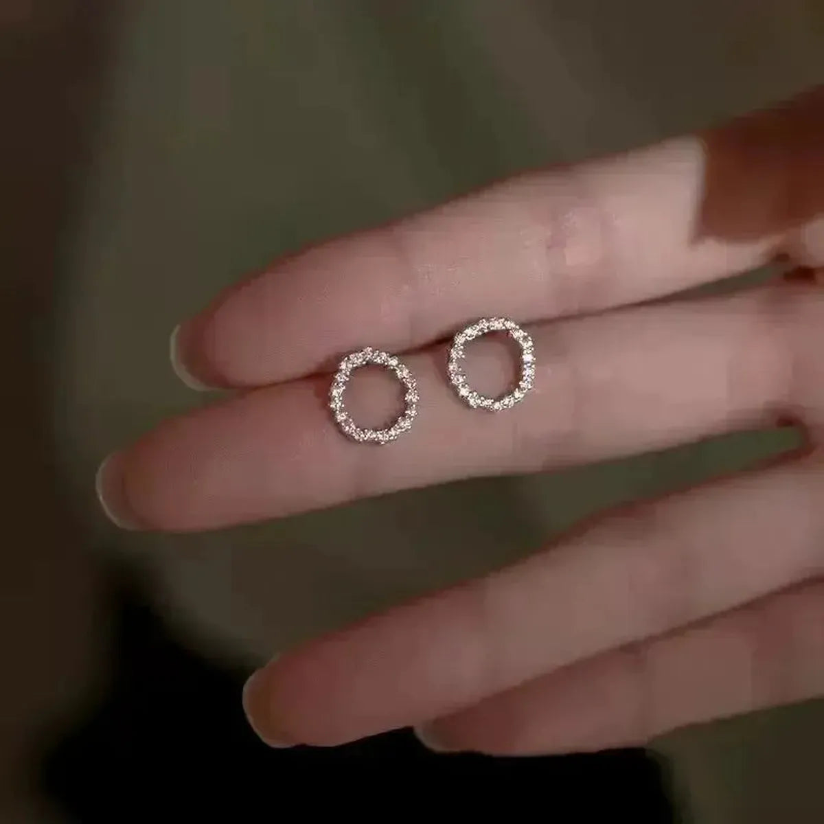 Clous Cercle Doré Minimaliste-Saylana