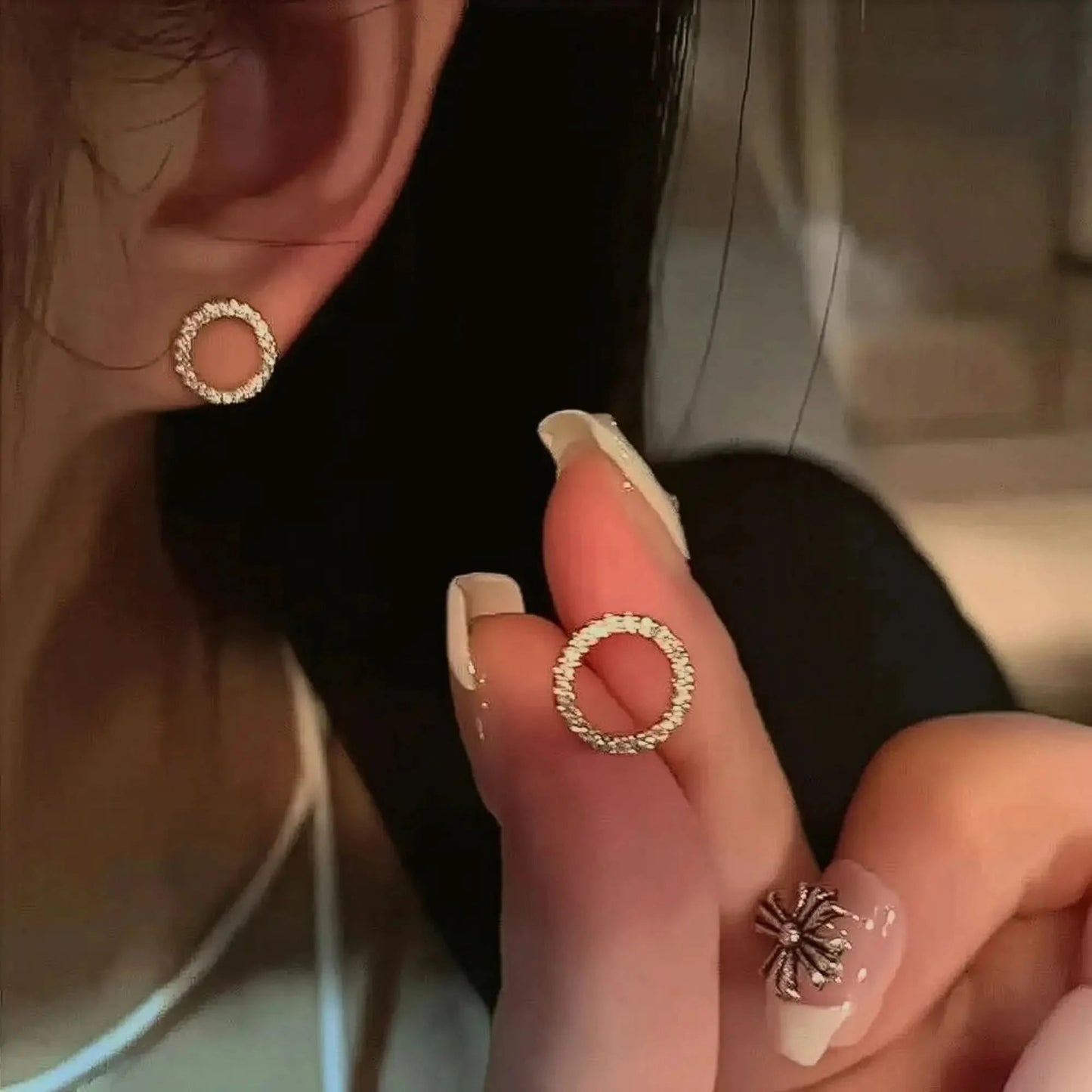 Clous Cercle Doré Minimaliste - Saylana