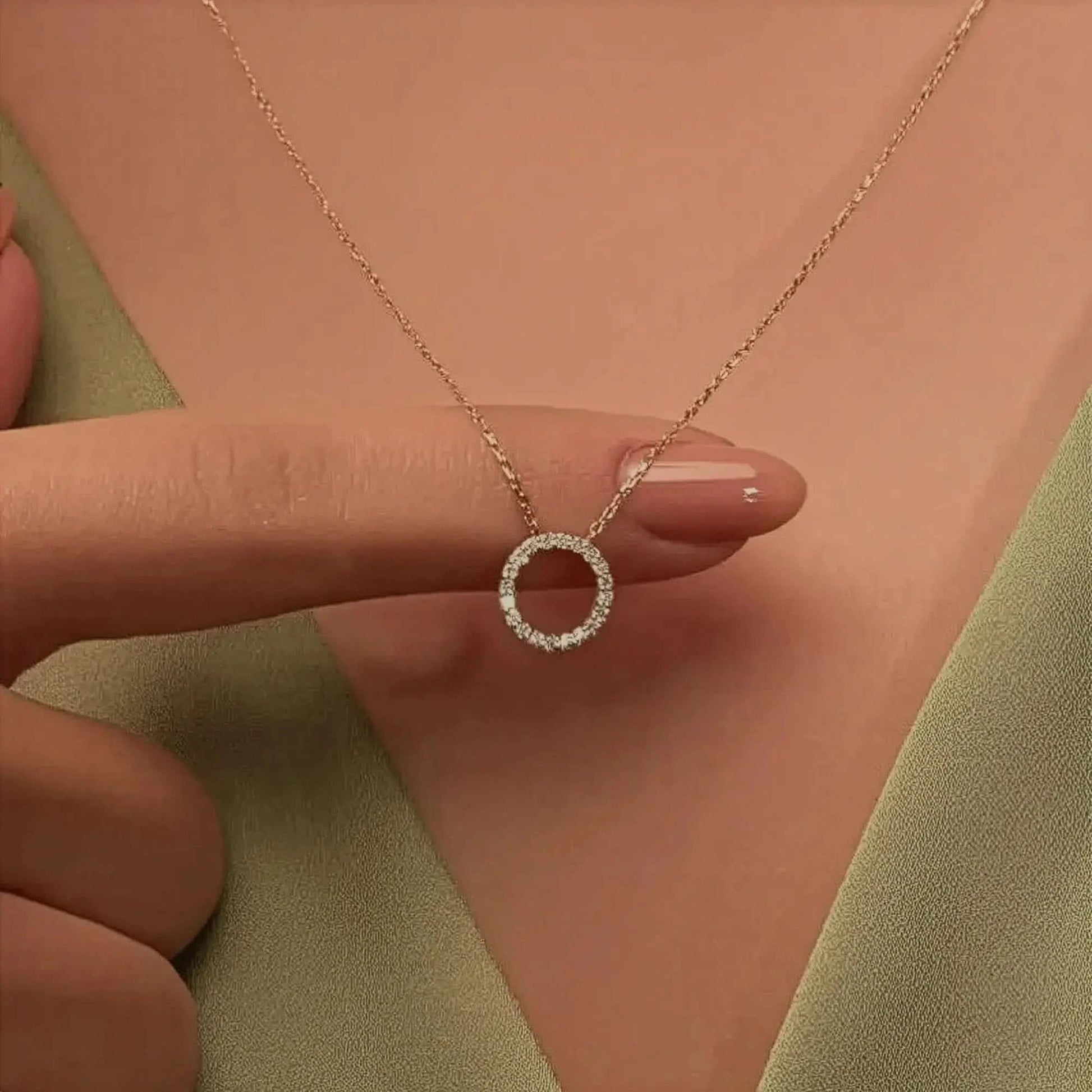 Clous Cercle Doré Minimaliste - Saylana