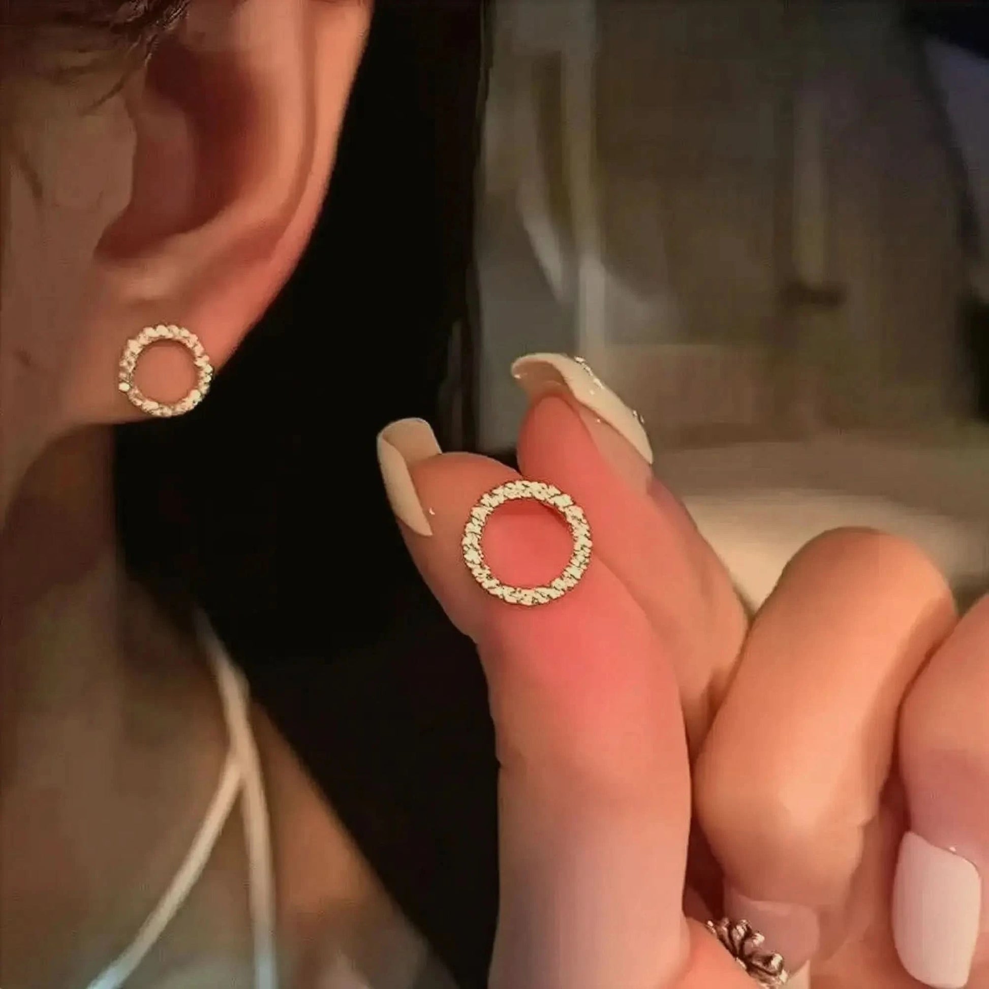 Clous Cercle Doré Minimaliste - Saylana