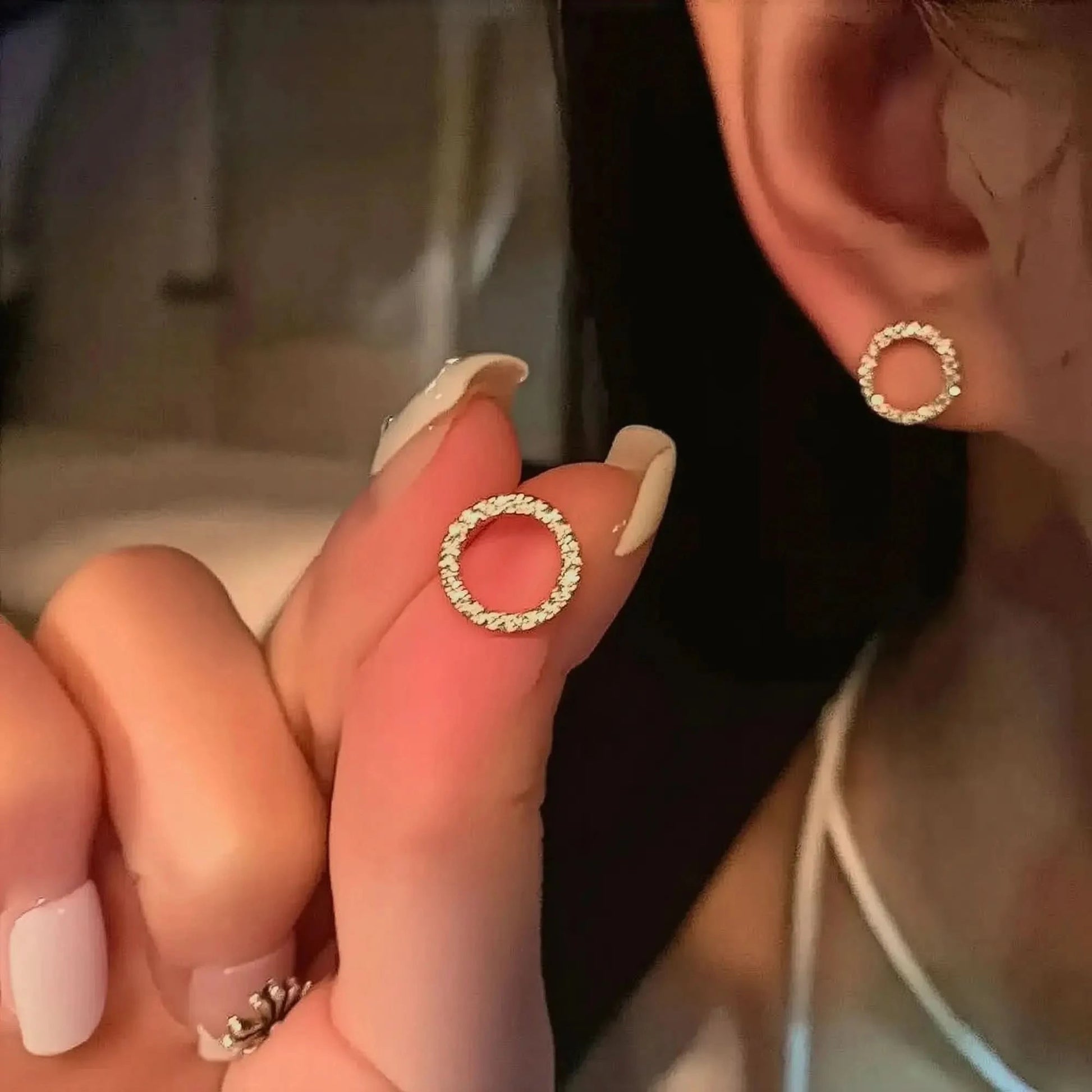 Clous Cercle Doré Minimaliste - Saylana