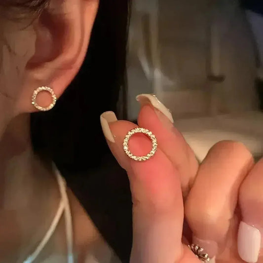 Clous Cercle Doré Minimaliste-Saylana