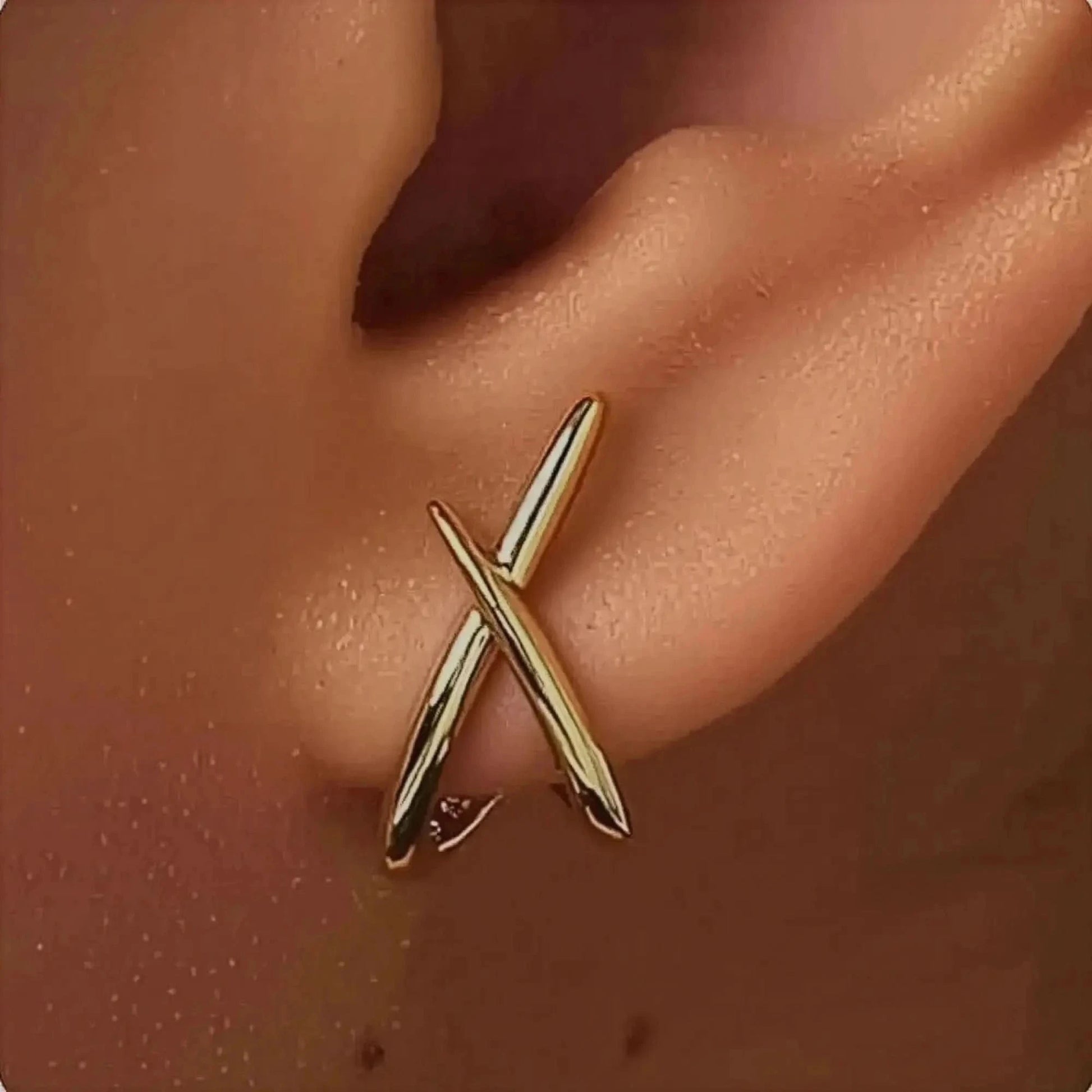 Clous Dorés Croix Minimalistes - Saylana