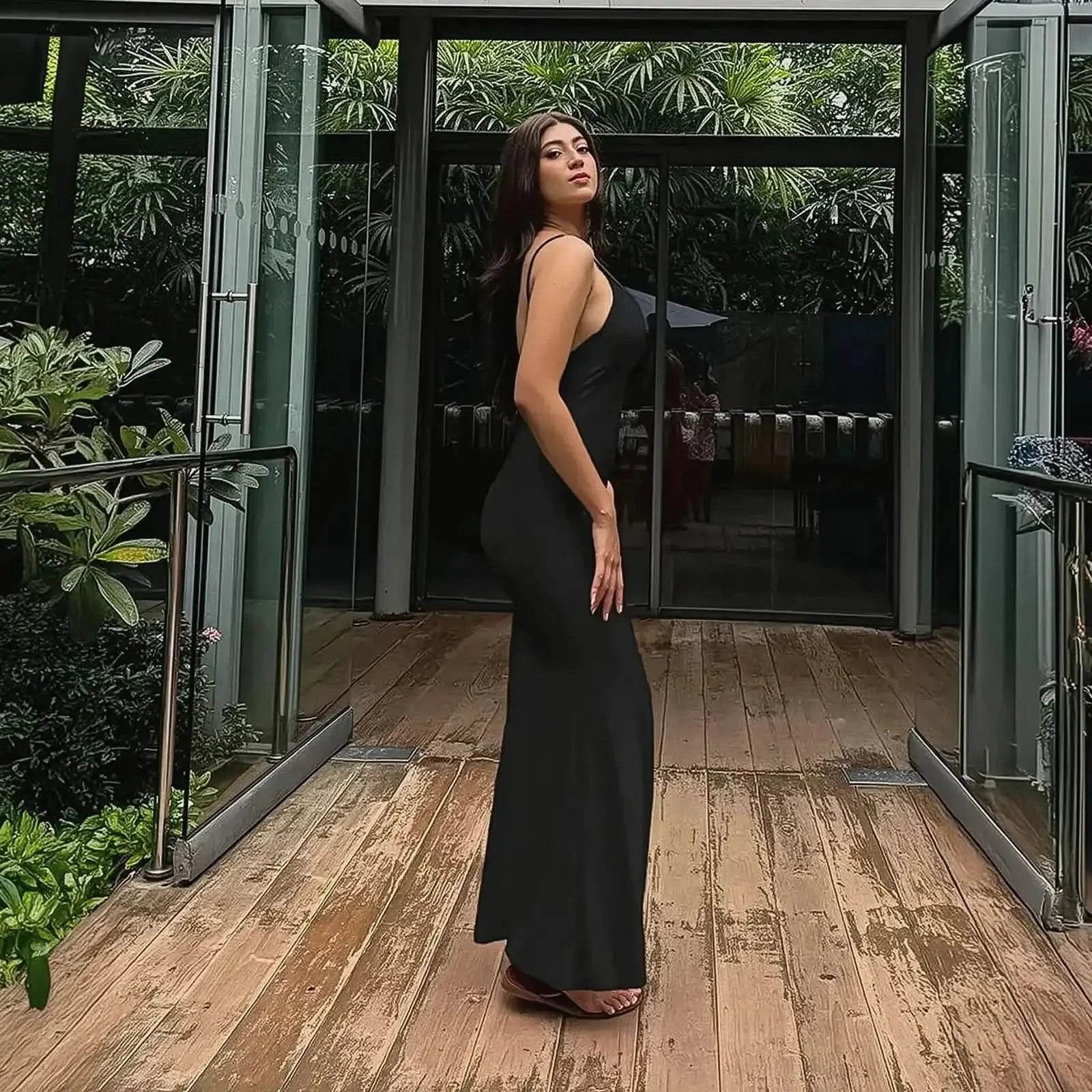 Coquette Bodycon V - Neck Chic - Saylana