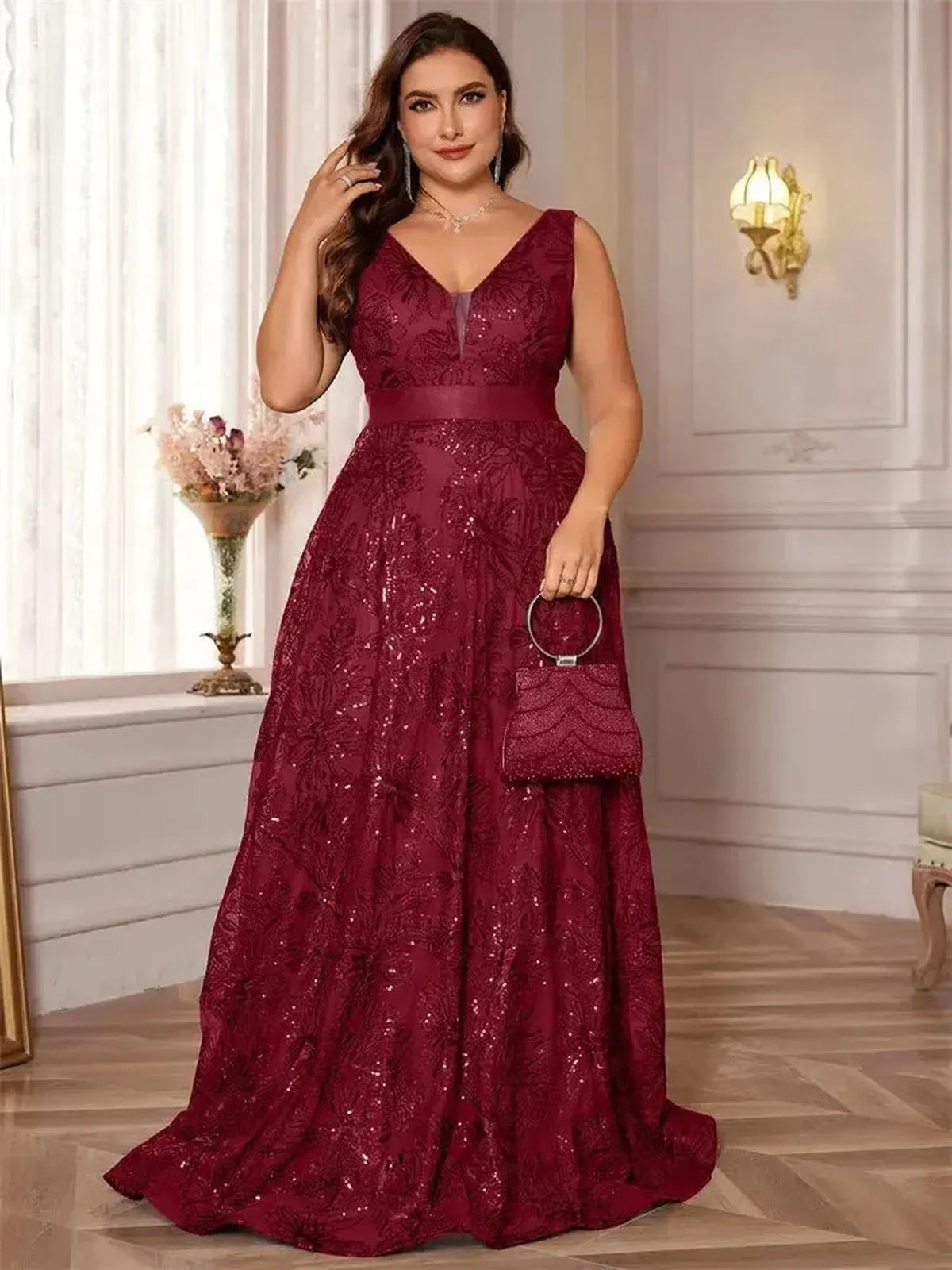 Décolleté V Profond Élégant-Saylana
