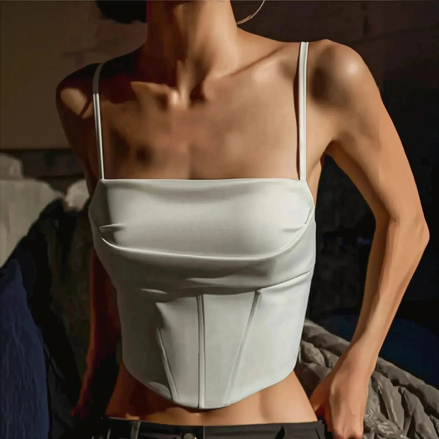 Dos nu lacé au style bandage chic et sexy - Saylana