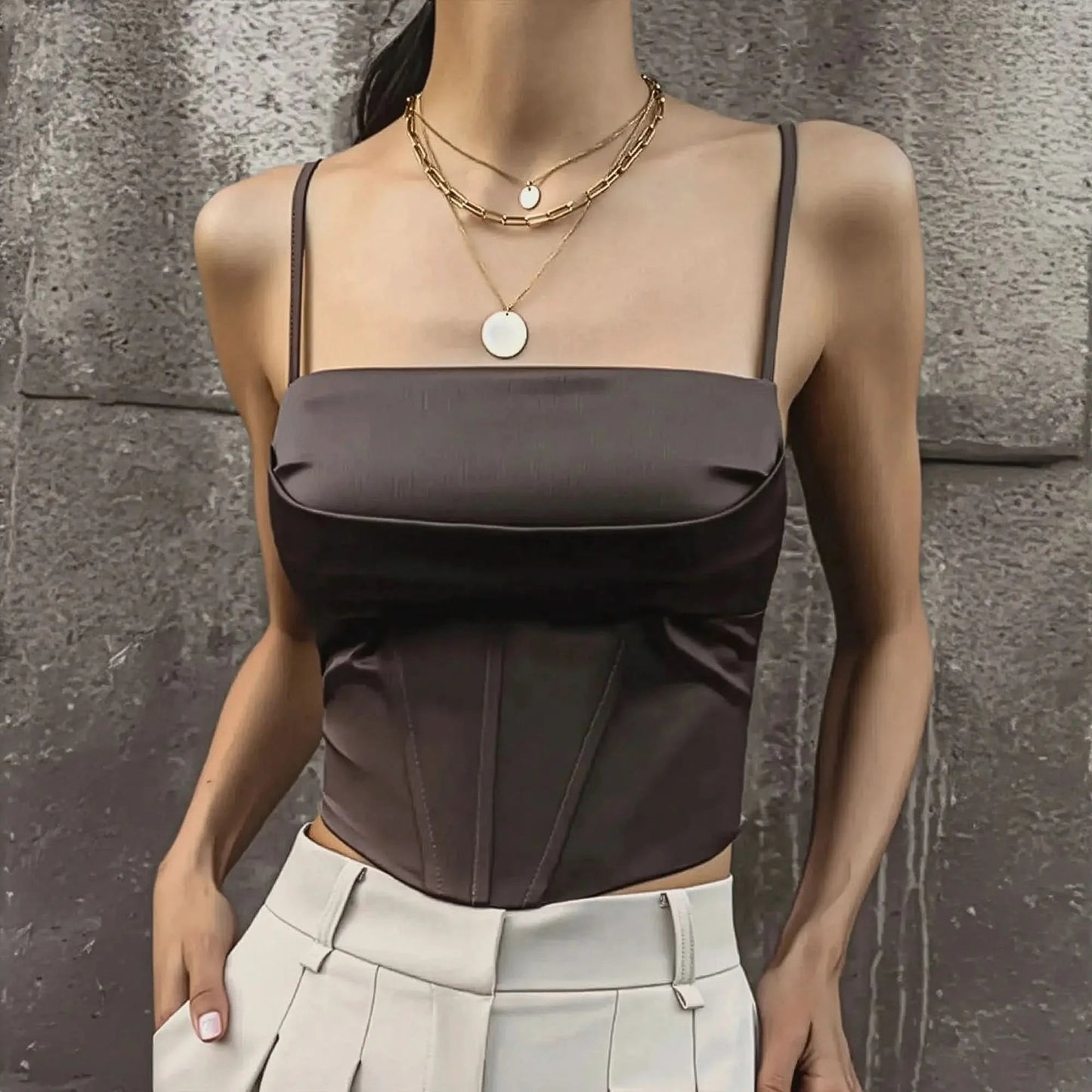 Dos nu lacé au style bandage chic et sexy - Saylana