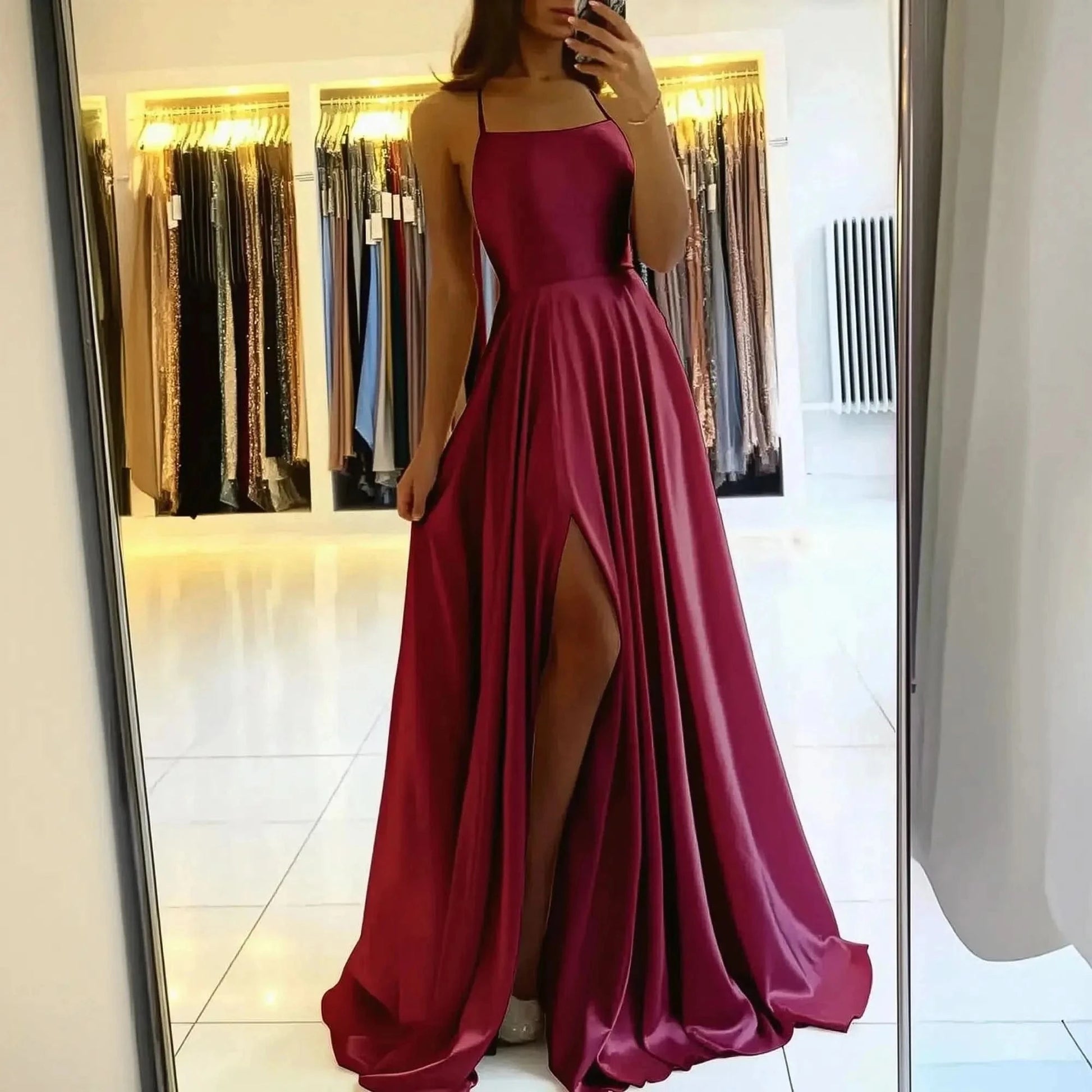 Élégance Minimaliste à Bretelles - Saylana