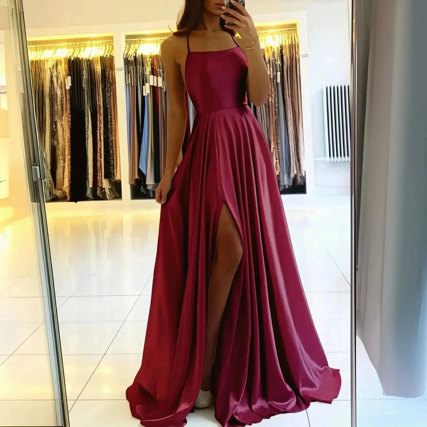 Élégance Minimaliste à Bretelles - Saylana