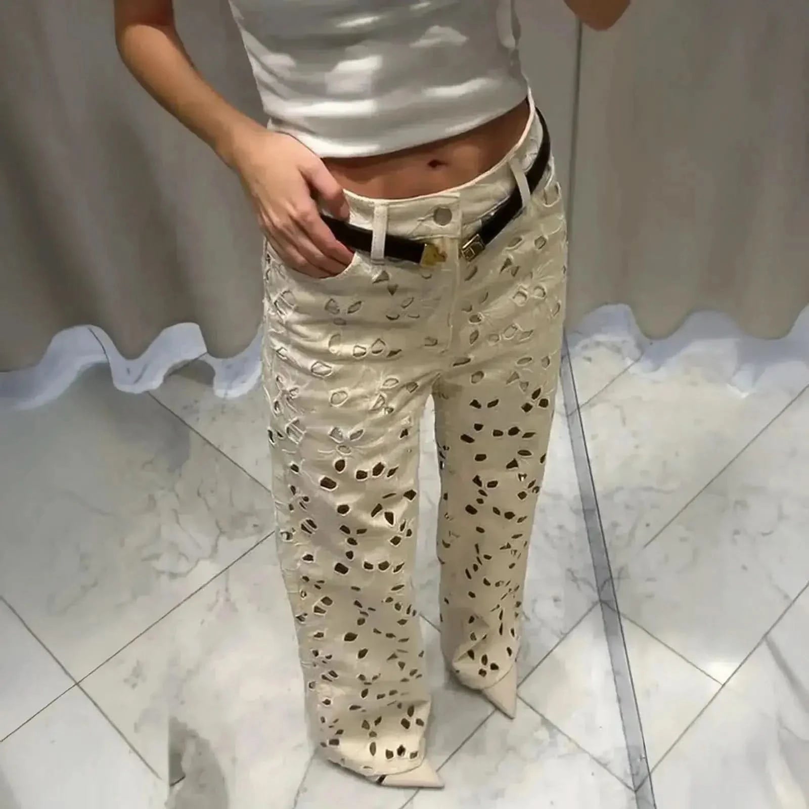 Fleurs Découpées & Style Élégant - Saylana