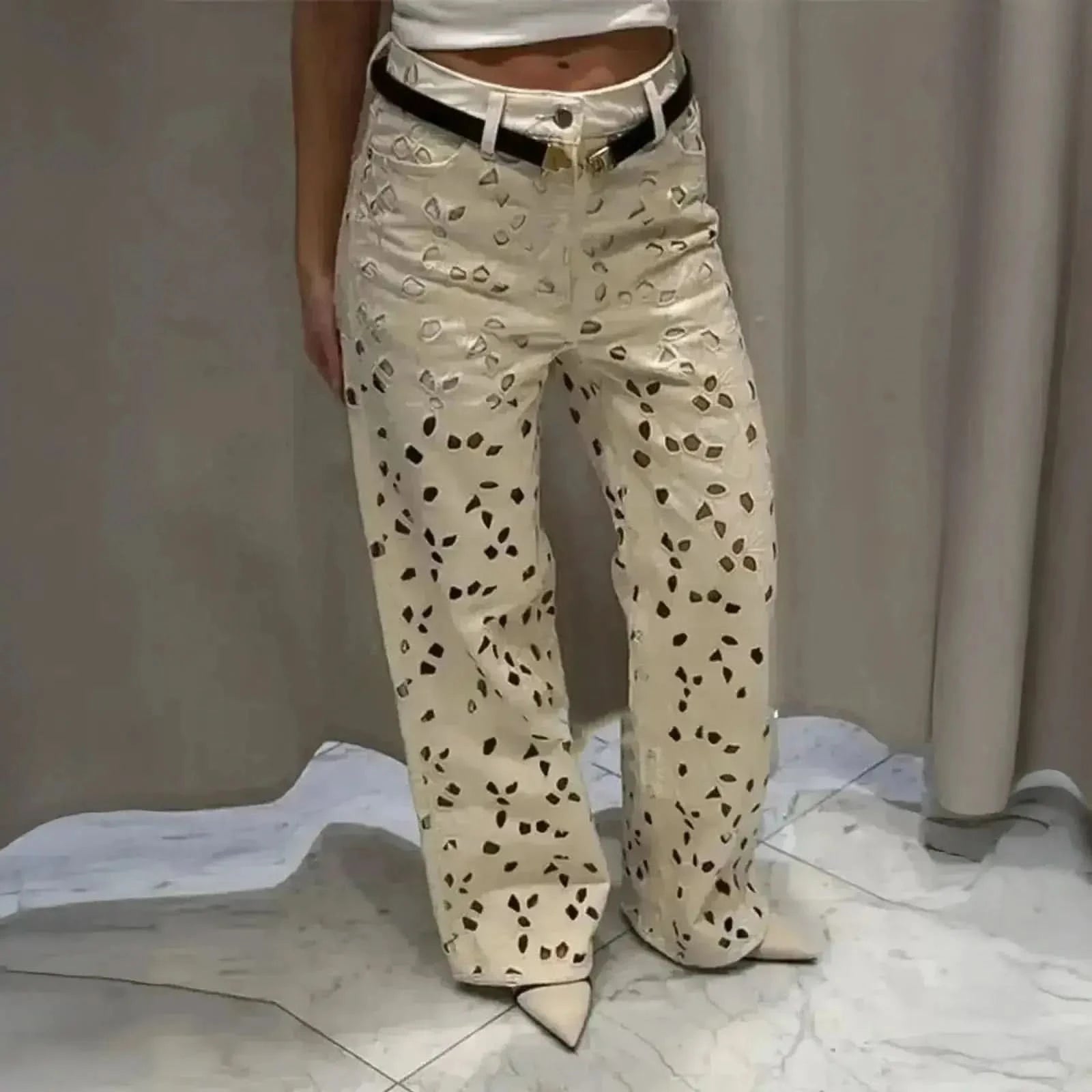 Fleurs Découpées & Style Élégant - Saylana