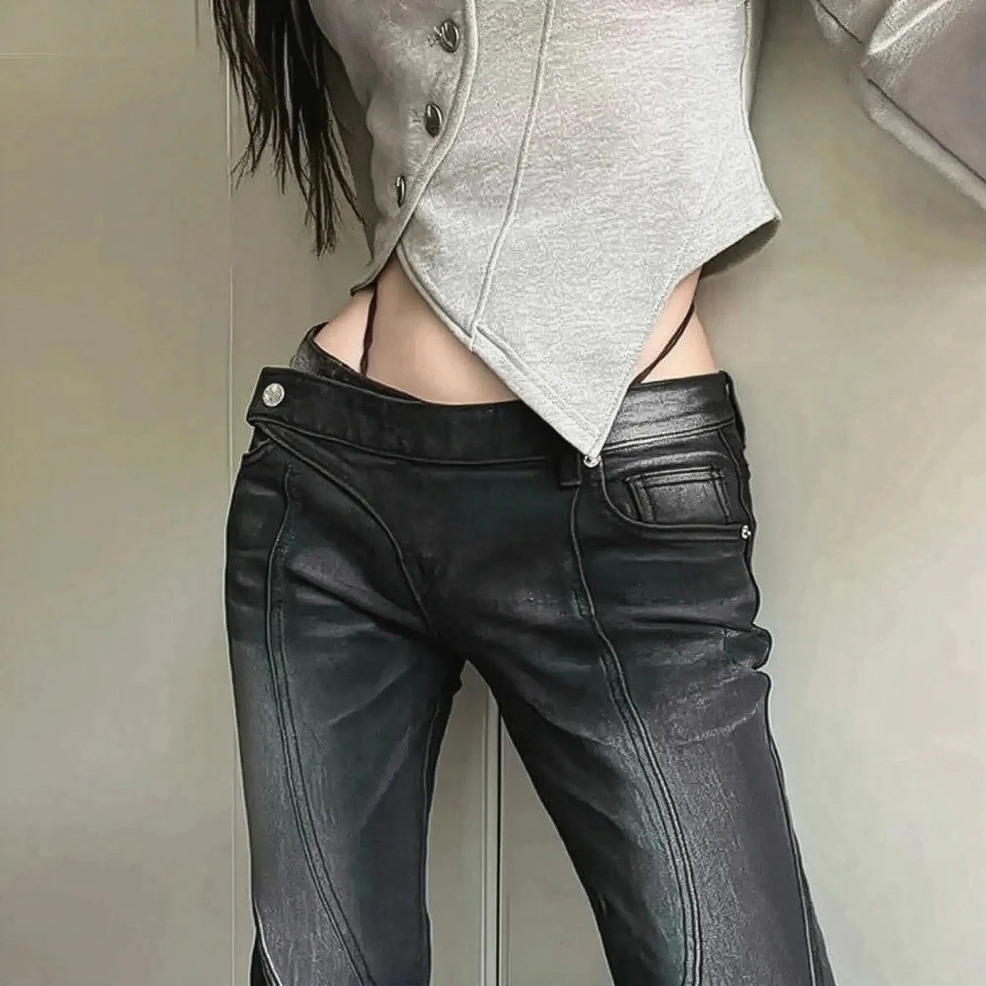 Jean flare noir asymétrique effet usé - Saylana