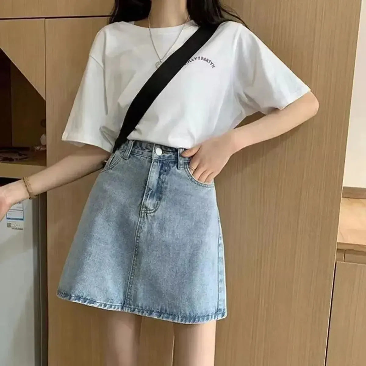 Jupe Courte Denim Cintrée Look Estival-Saylana