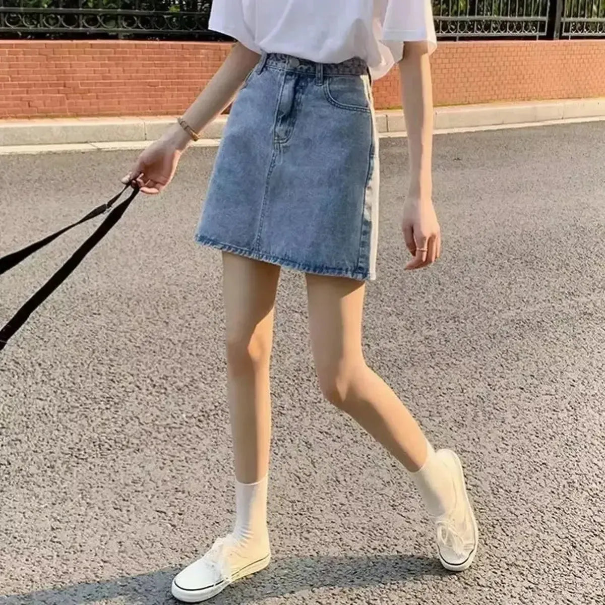 Jupe Courte Denim Cintrée Look Estival-Saylana