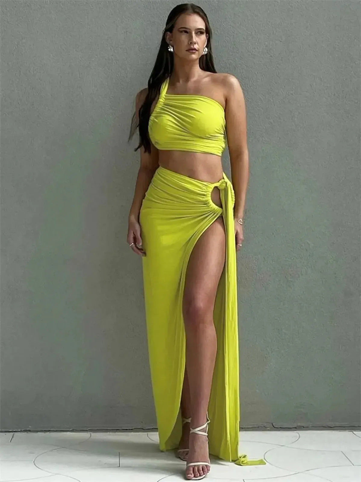 Look Club Élancé : Crop Top & Jupe Slit-Saylana