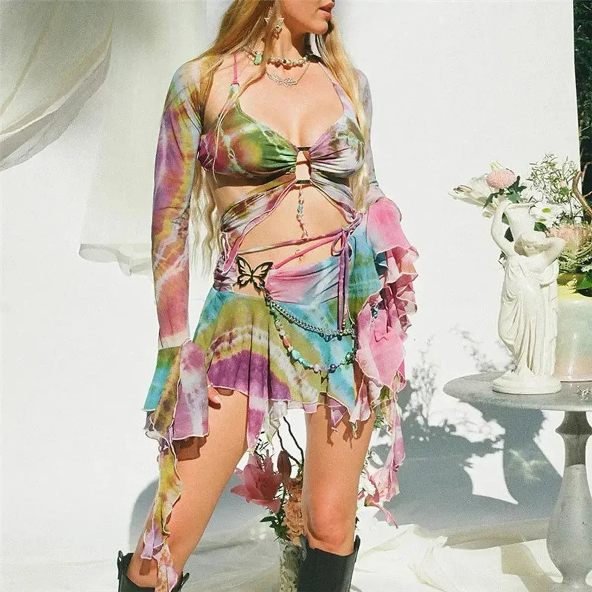 Look Festival : Crop Dos Nu & Mini Jupe-Saylana