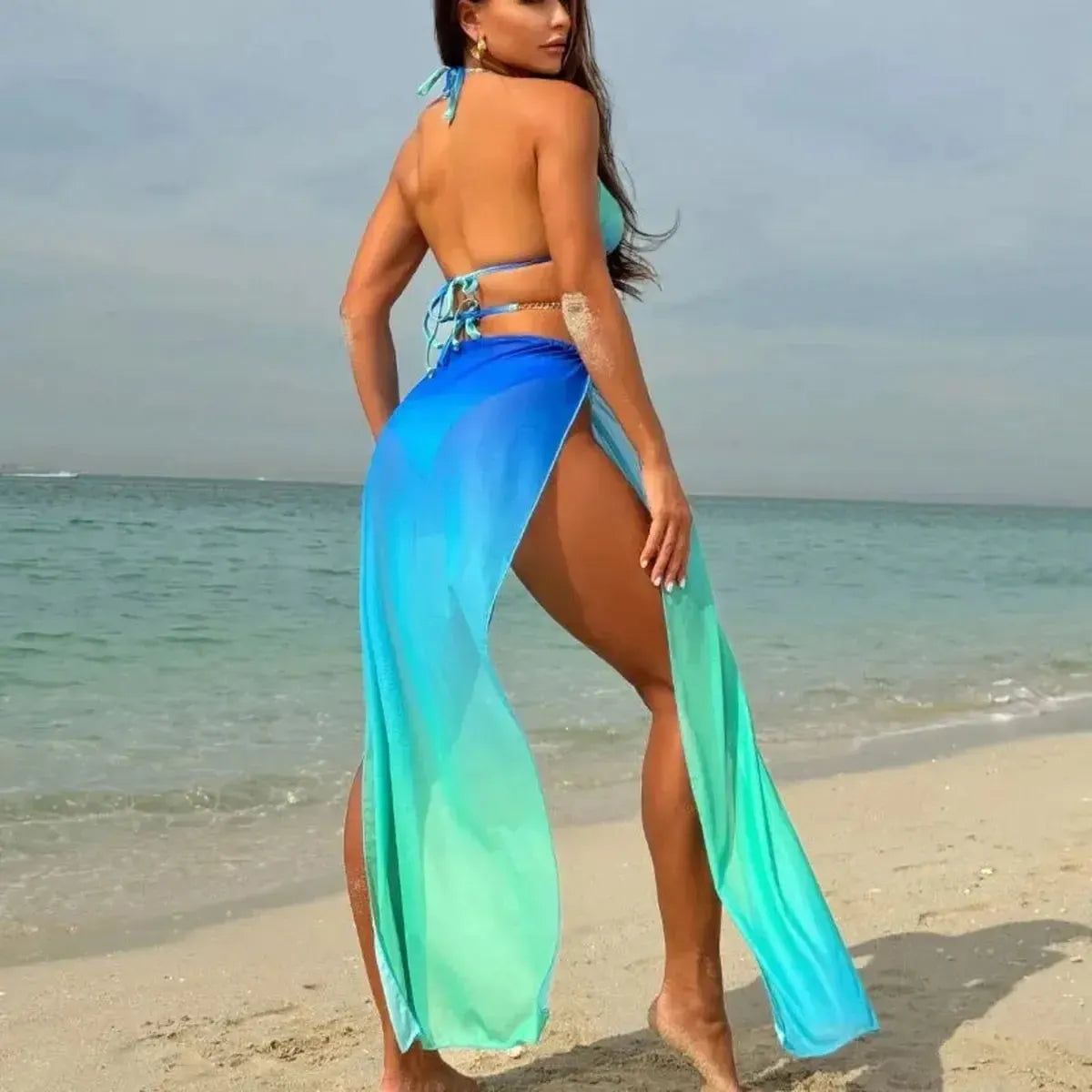 Look Plage Luxe : Maillot, Chaîne & Tulle-Saylana