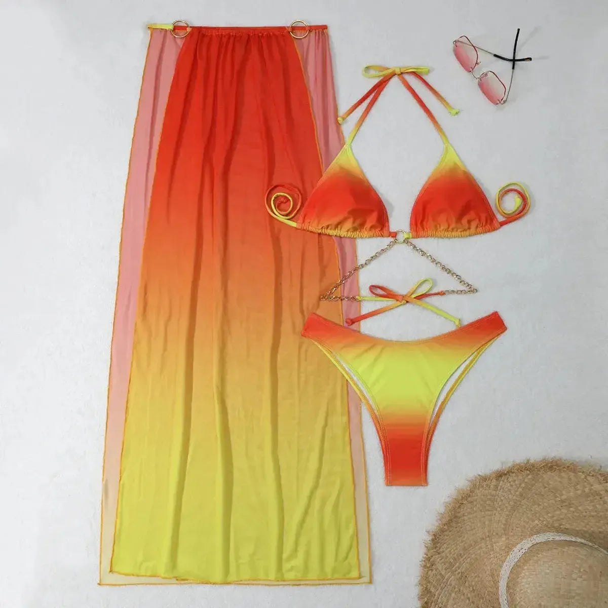 Look Plage Luxe : Maillot, Chaîne & Tulle-Saylana