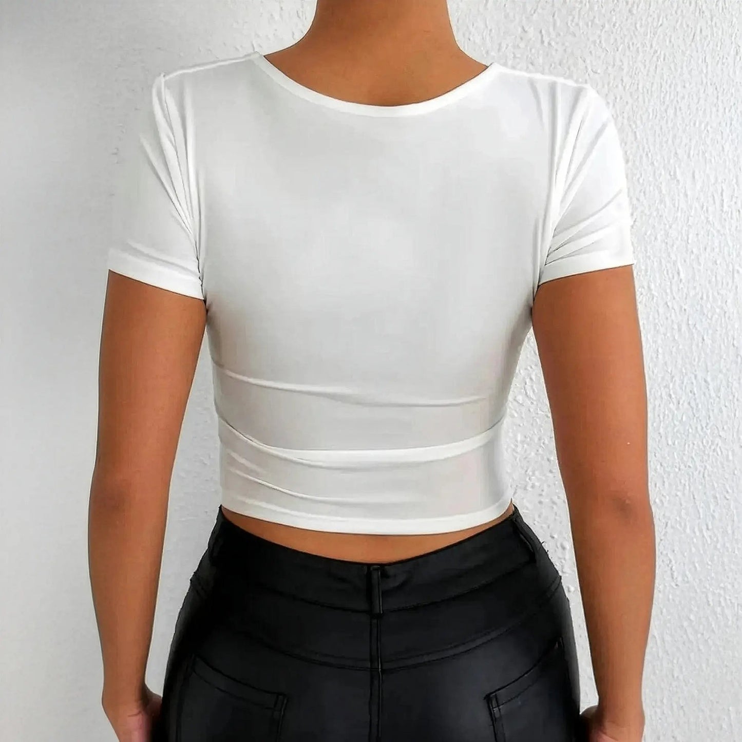 Manches courtes au style club chic Saylana