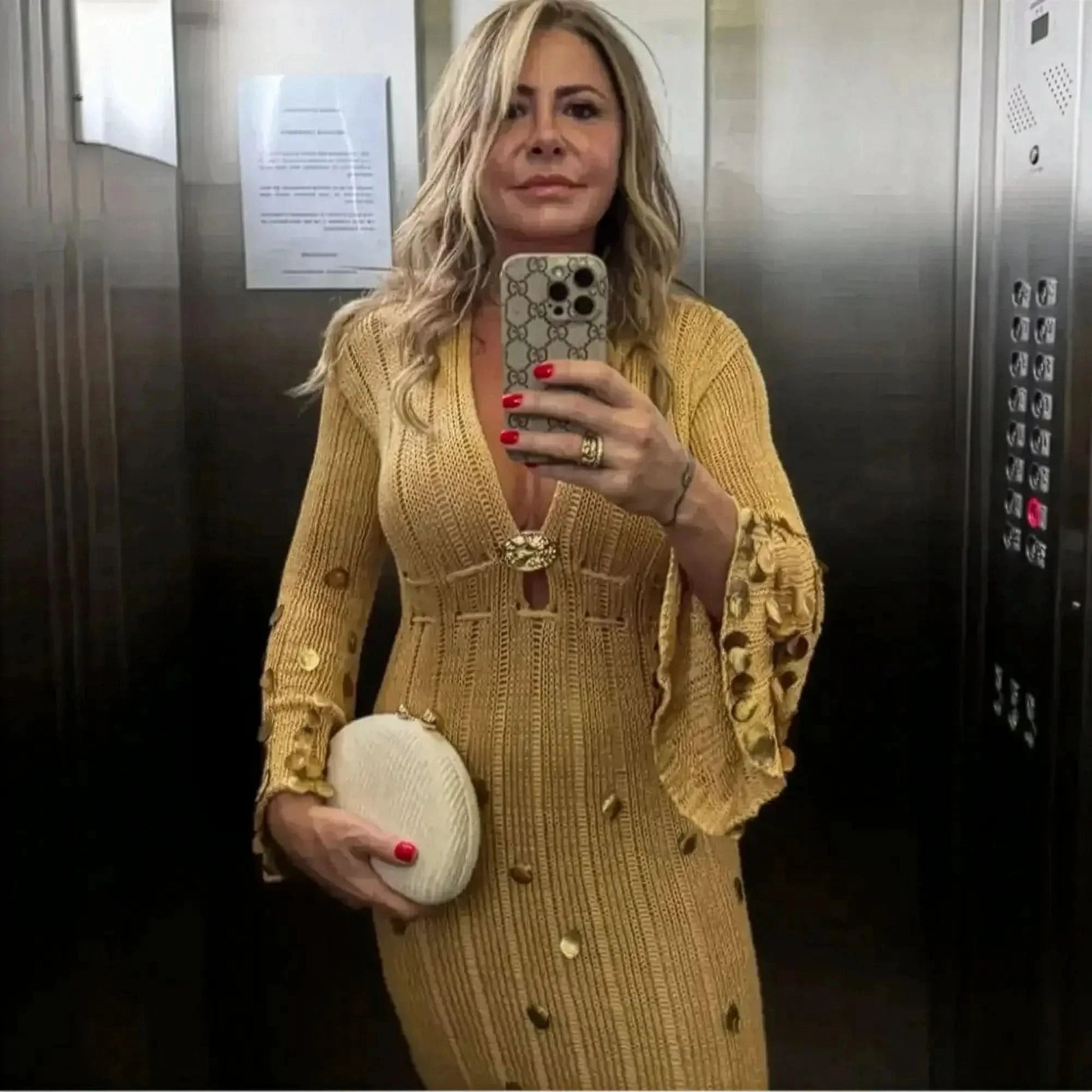 Maxi Dress Brillante : Décolleté & Lacets - Saylana