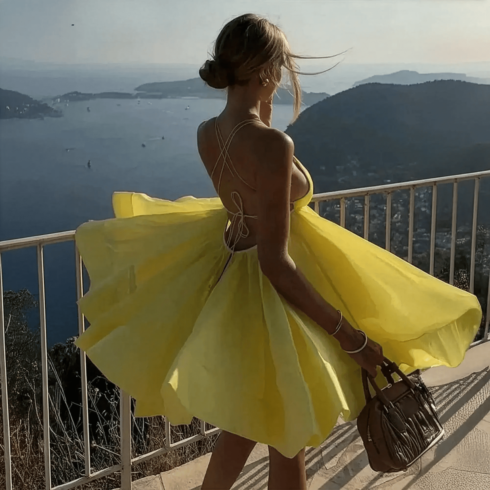 Mini Robe Évasée Sans Manches - Saylana