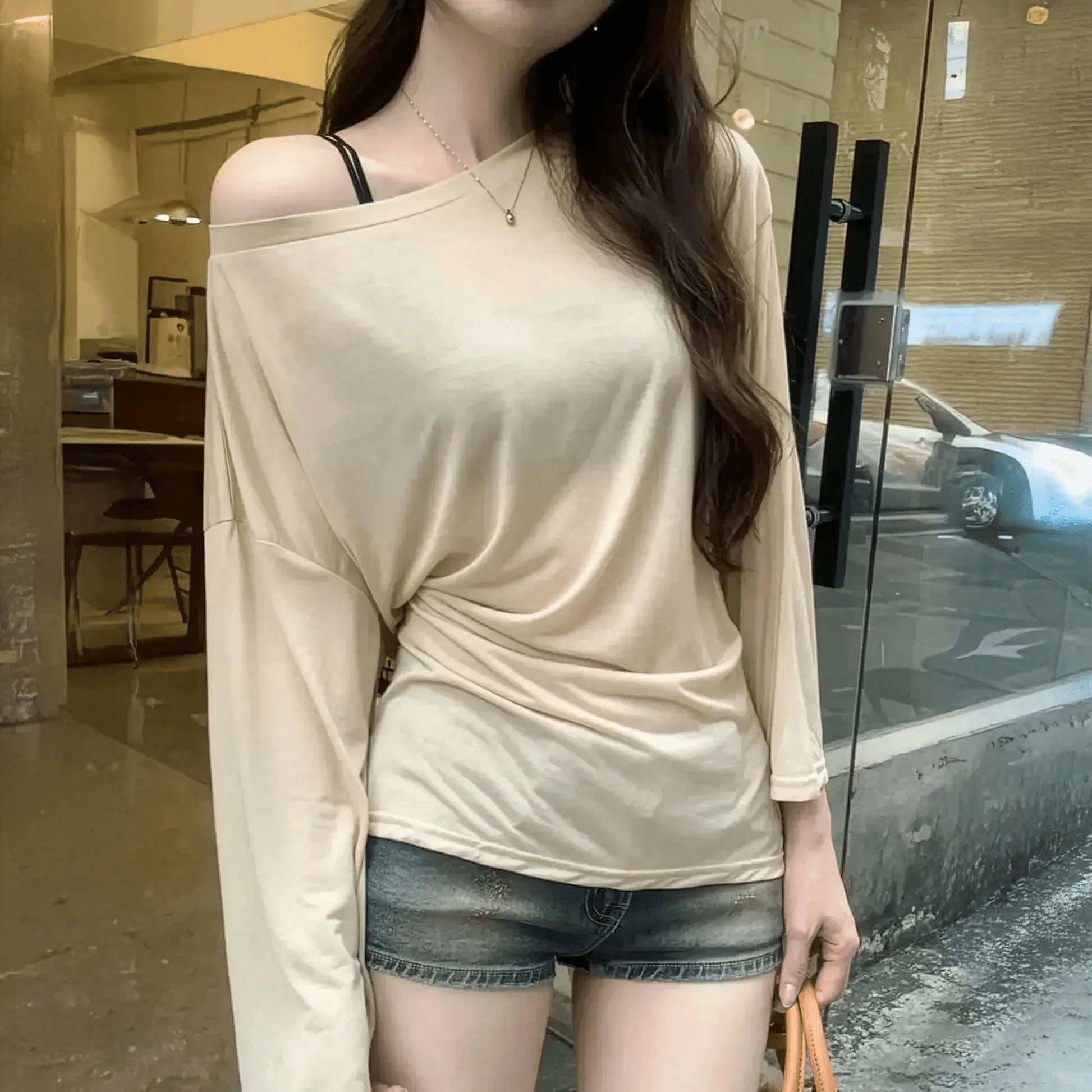 Pièce basique sexy au design léger et aérien - Saylana