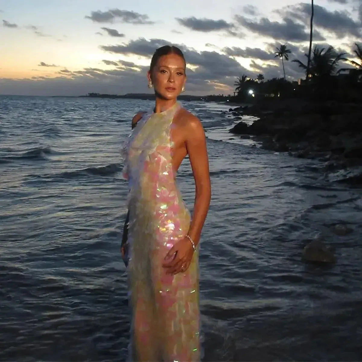 Robe Longue Brillante : Look Plage Chic-Saylana