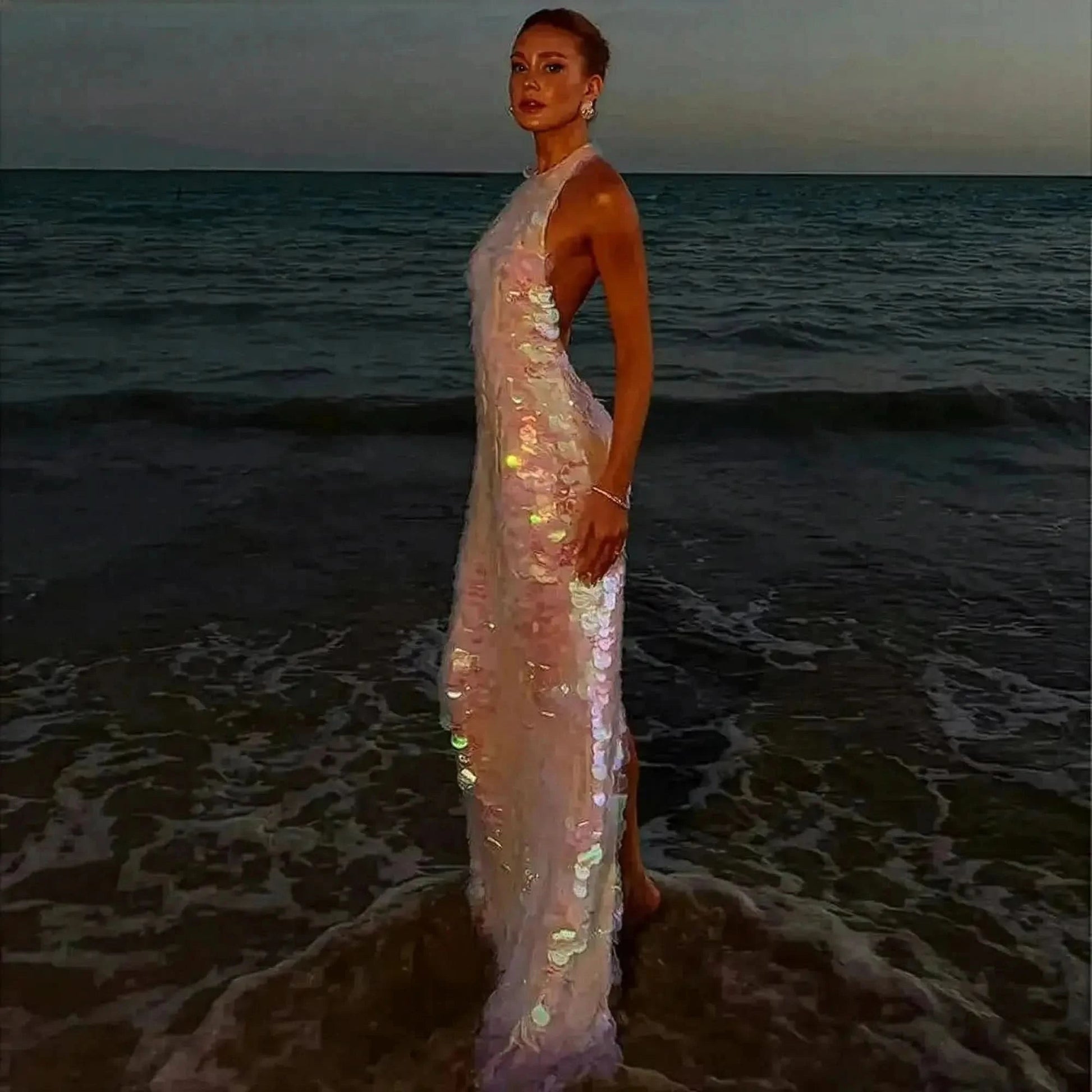 Robe Longue Brillante : Look Plage Chic - Saylana