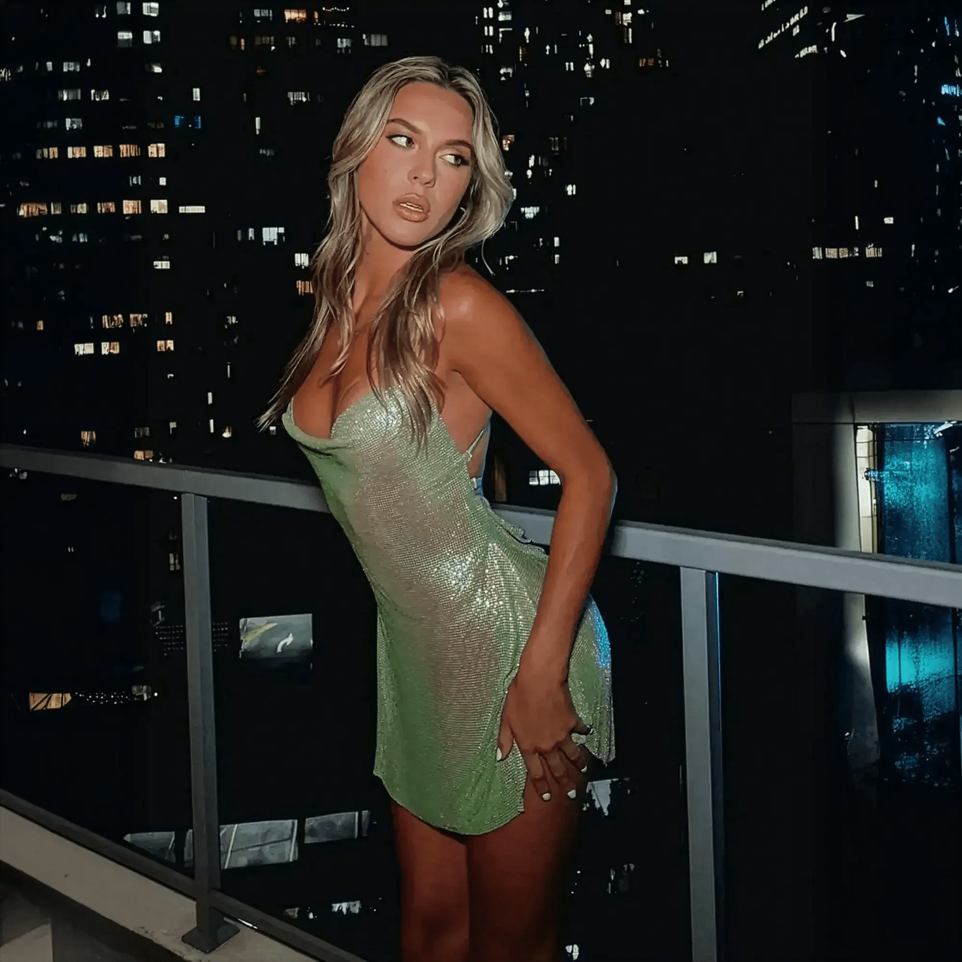 Robe Pailletée Dos Nu à Bretelles Fines - Saylana