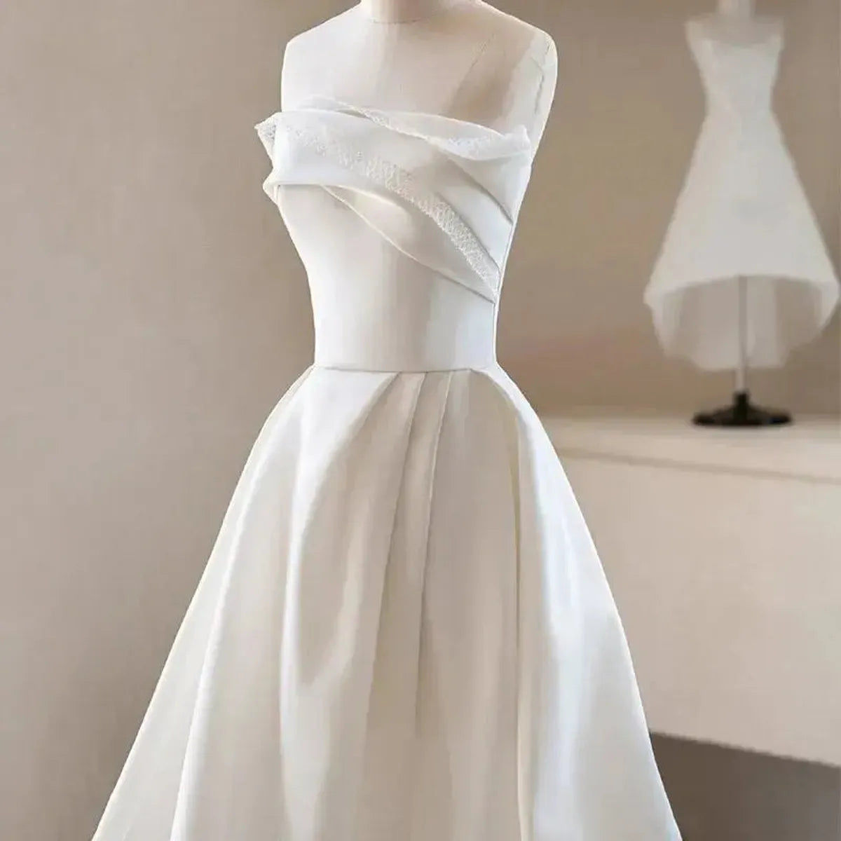 Robe Traînante Épaule Nue Élégante-Saylana