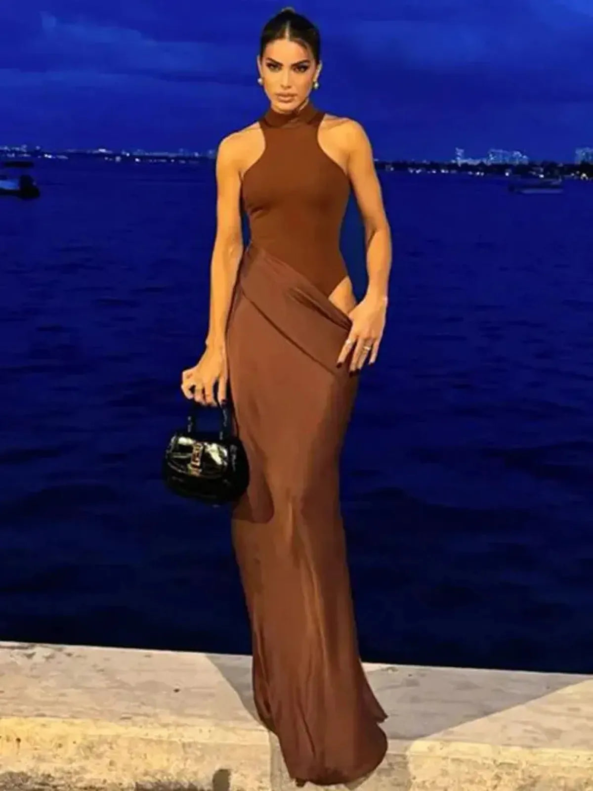 Satin Noir Fendu Chic-Saylana