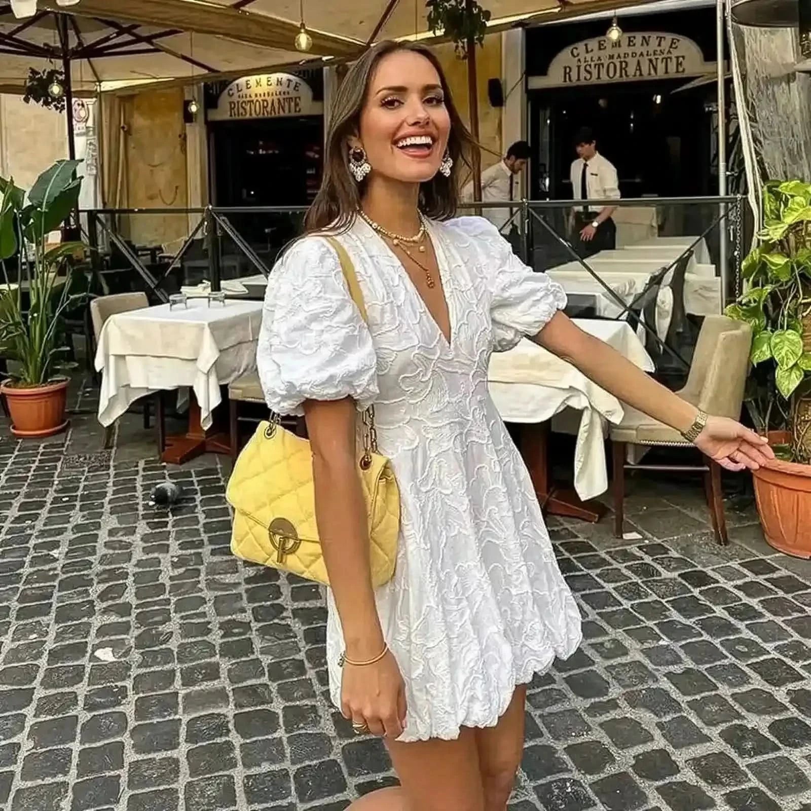 Mini Robe Brodée Élégante - Saylana