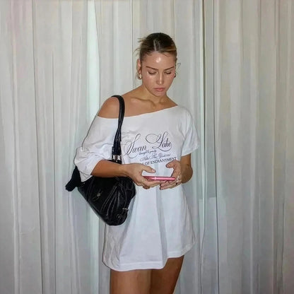 T-shirt blanc oversize à une épaule graphique - Saylana