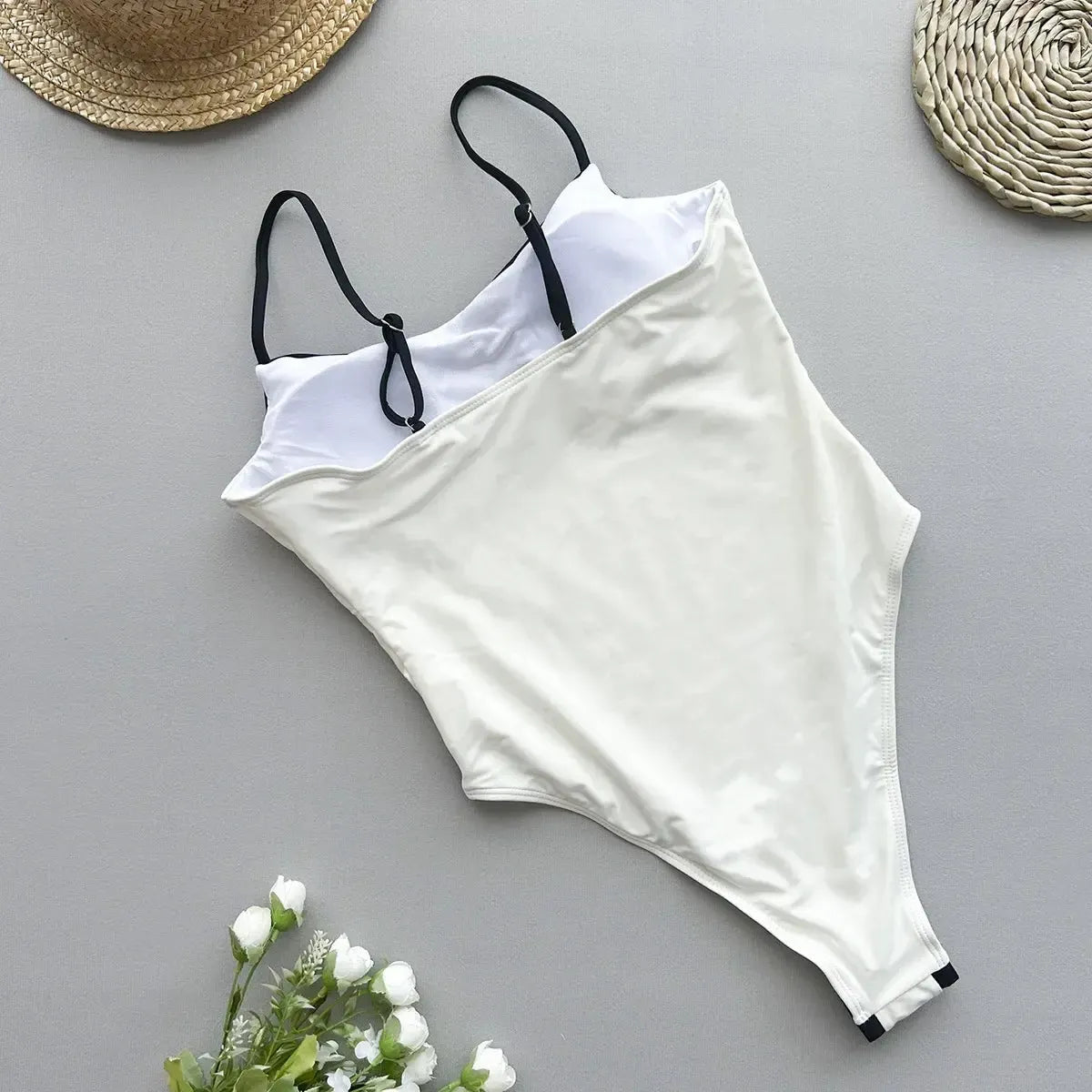 Tenue Plage Taille Haute Look Brésilien-Saylana