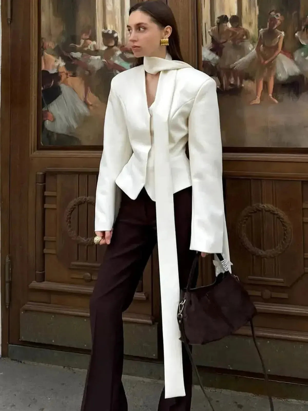Veste Rayée Élégante à Foulard Noué-Saylana