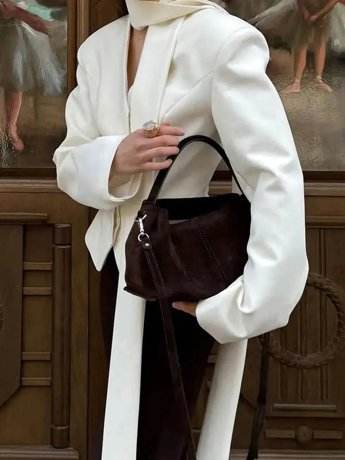 Veste Rayée Élégante à Foulard Noué-Saylana