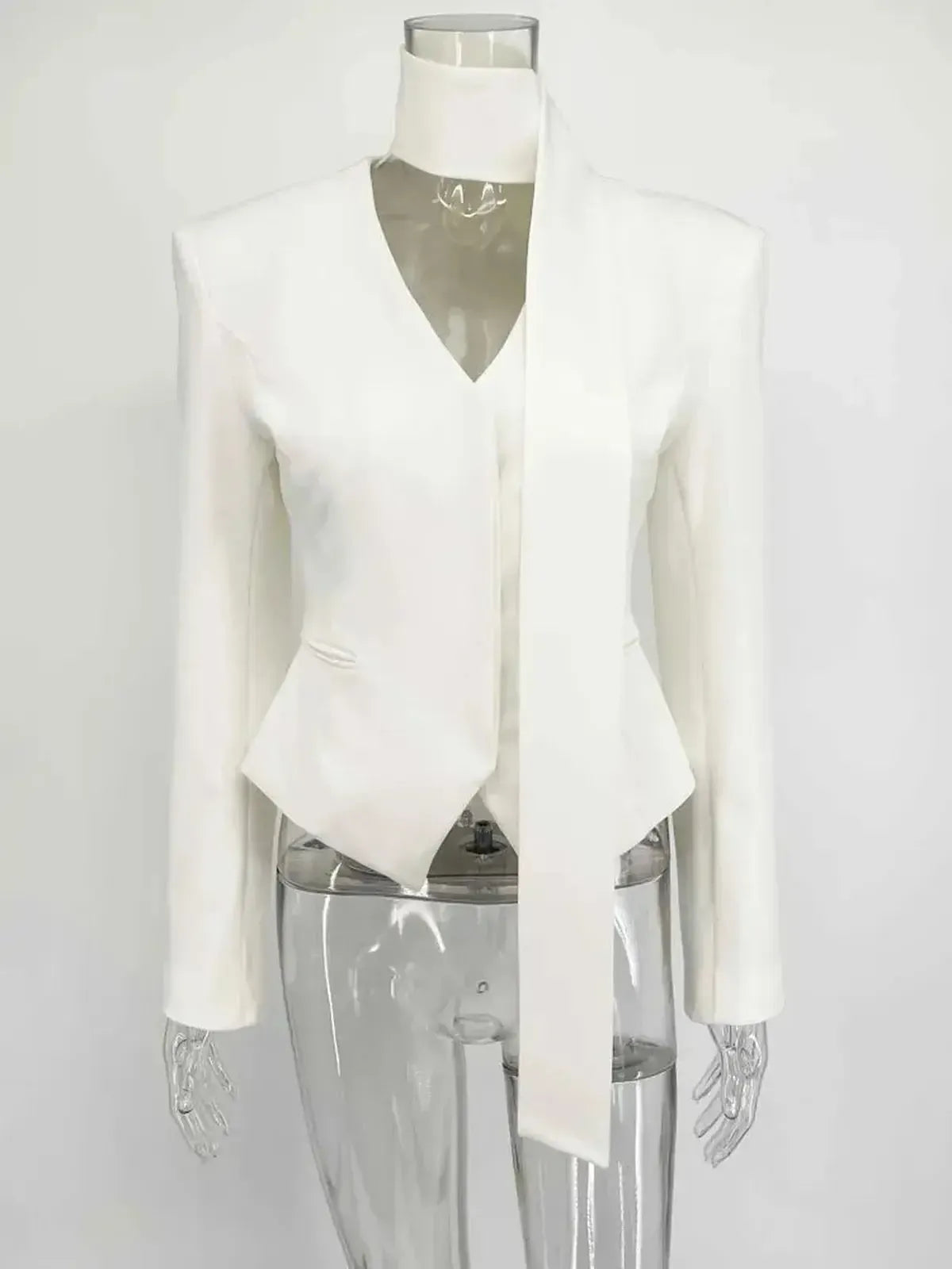 Veste Rayée Élégante à Foulard Noué-Saylana