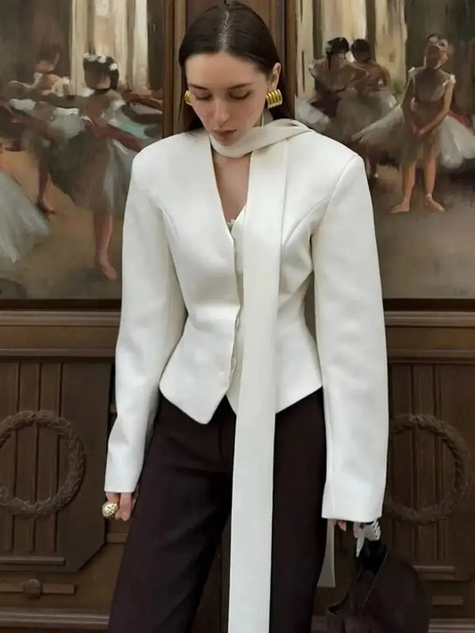Veste Rayée Élégante à Foulard Noué-Saylana